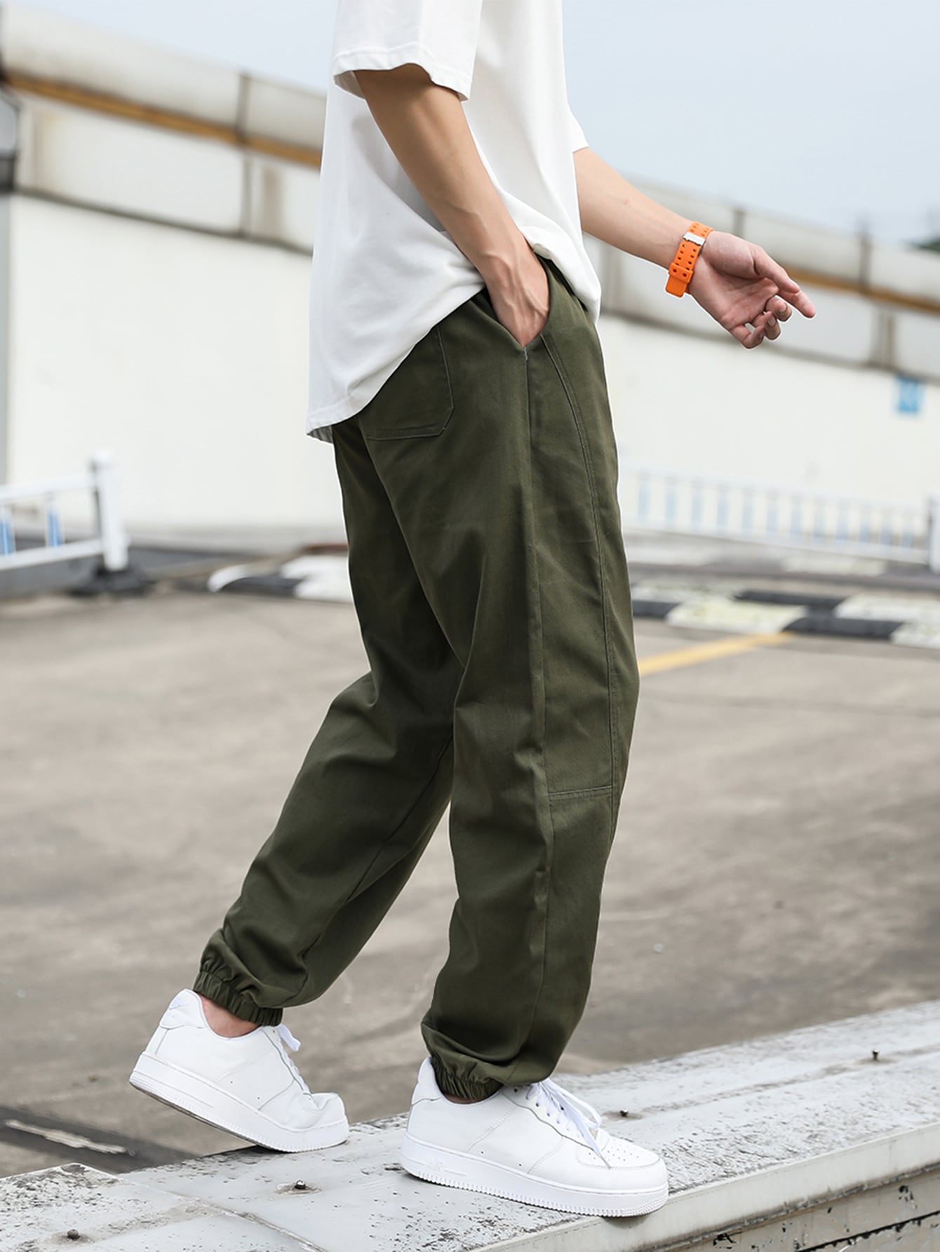 Guys Slant Pocket Tapered Pants