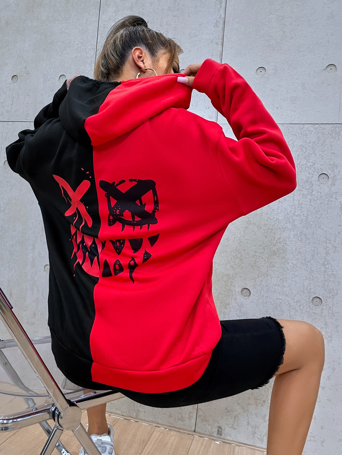Cartoon Face Print Two Tone Drop Shoulder Drawstring Hoodie