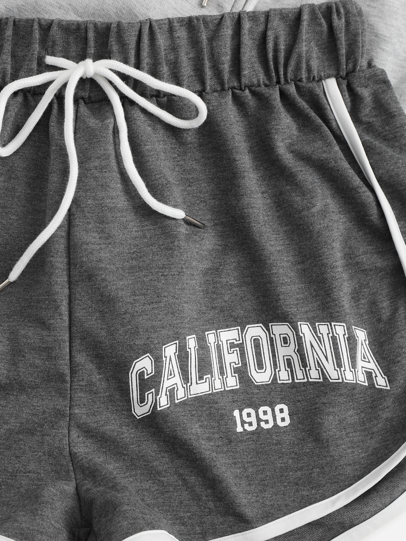 Plus 3pcs Letter Graphic Drawstring Waist Contrast Binding Shorts