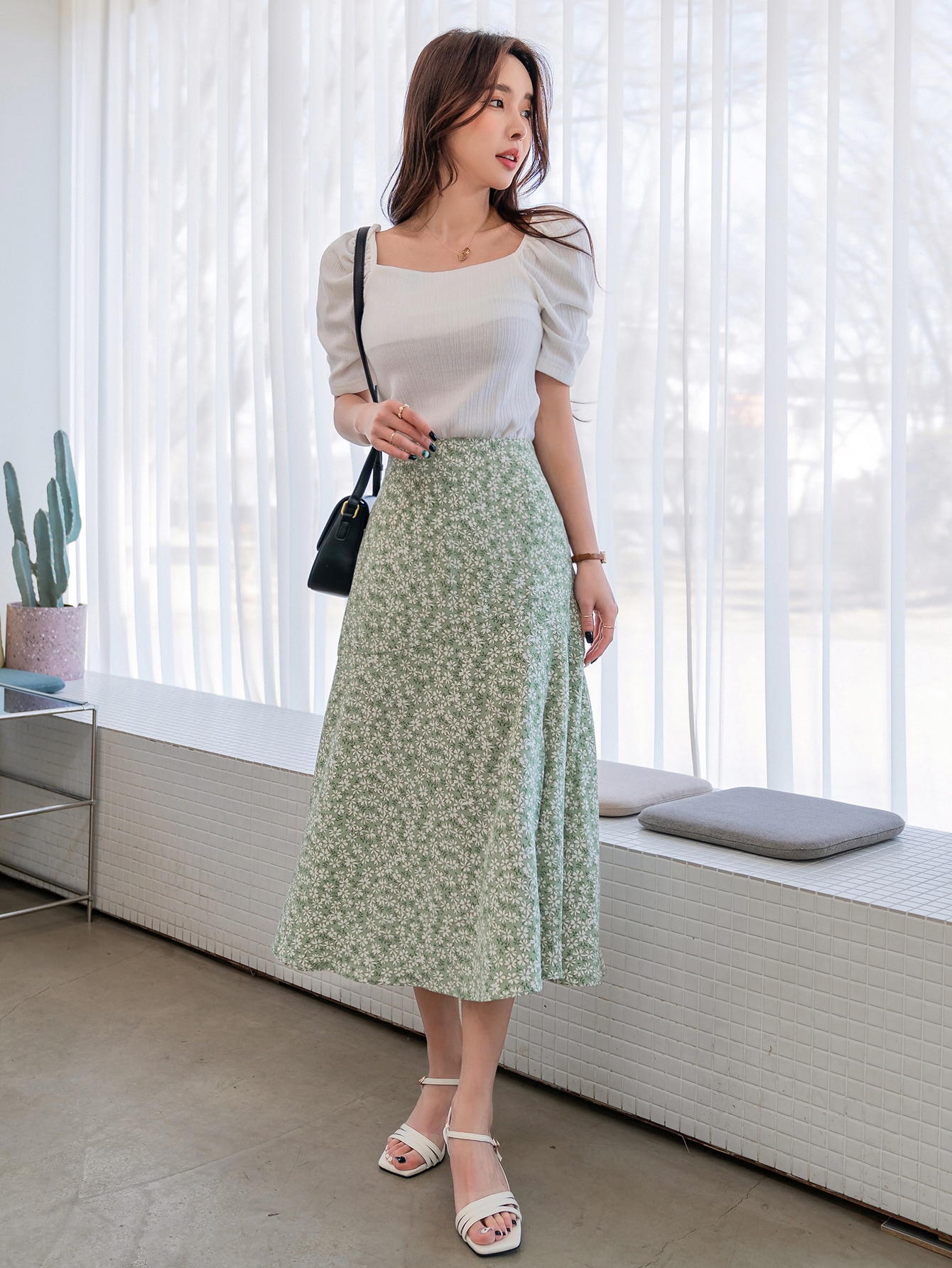 Allover Floral Print Split Thigh Skirt