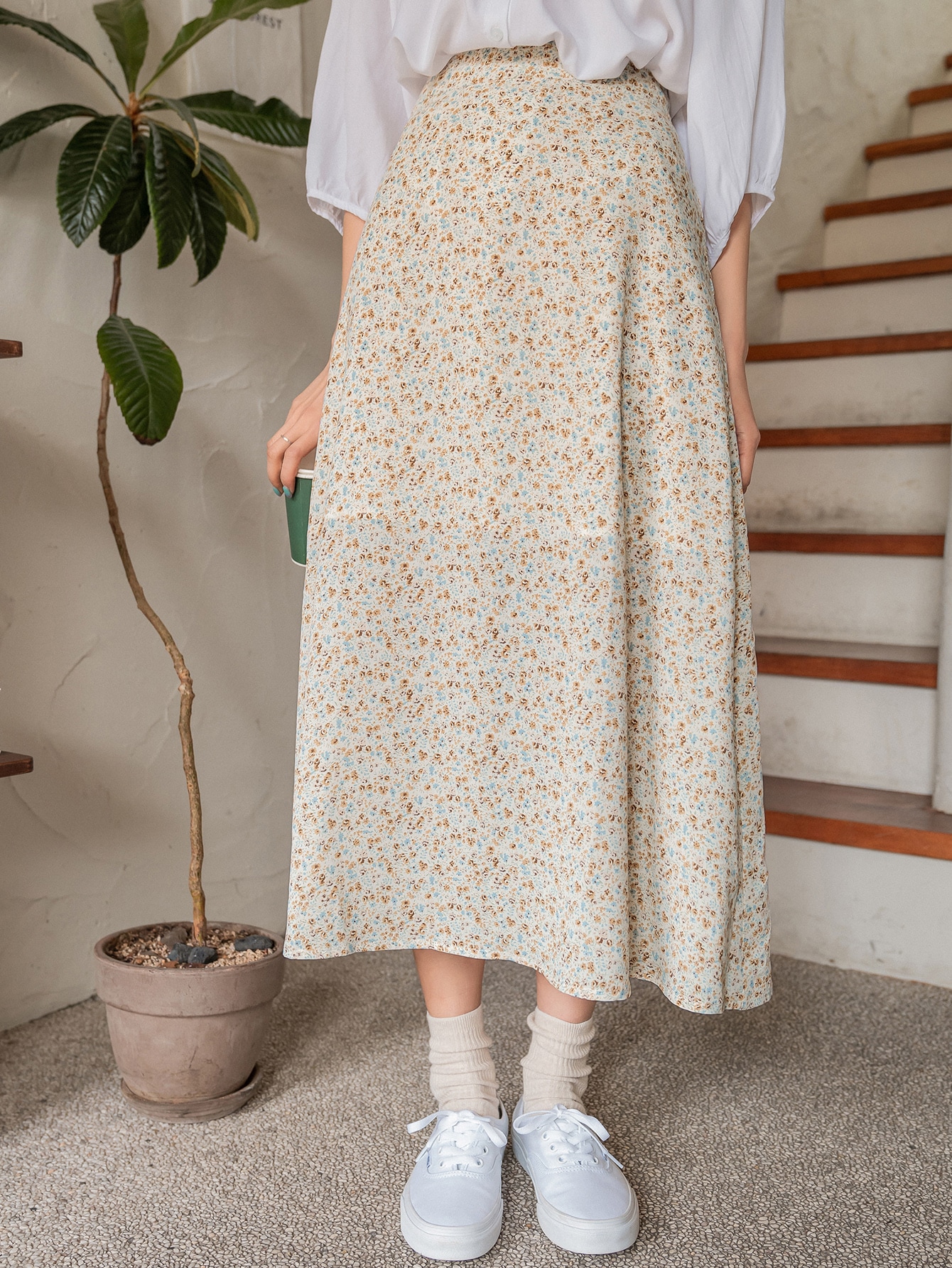 Ditsy Floral Print Split Hem Skirt