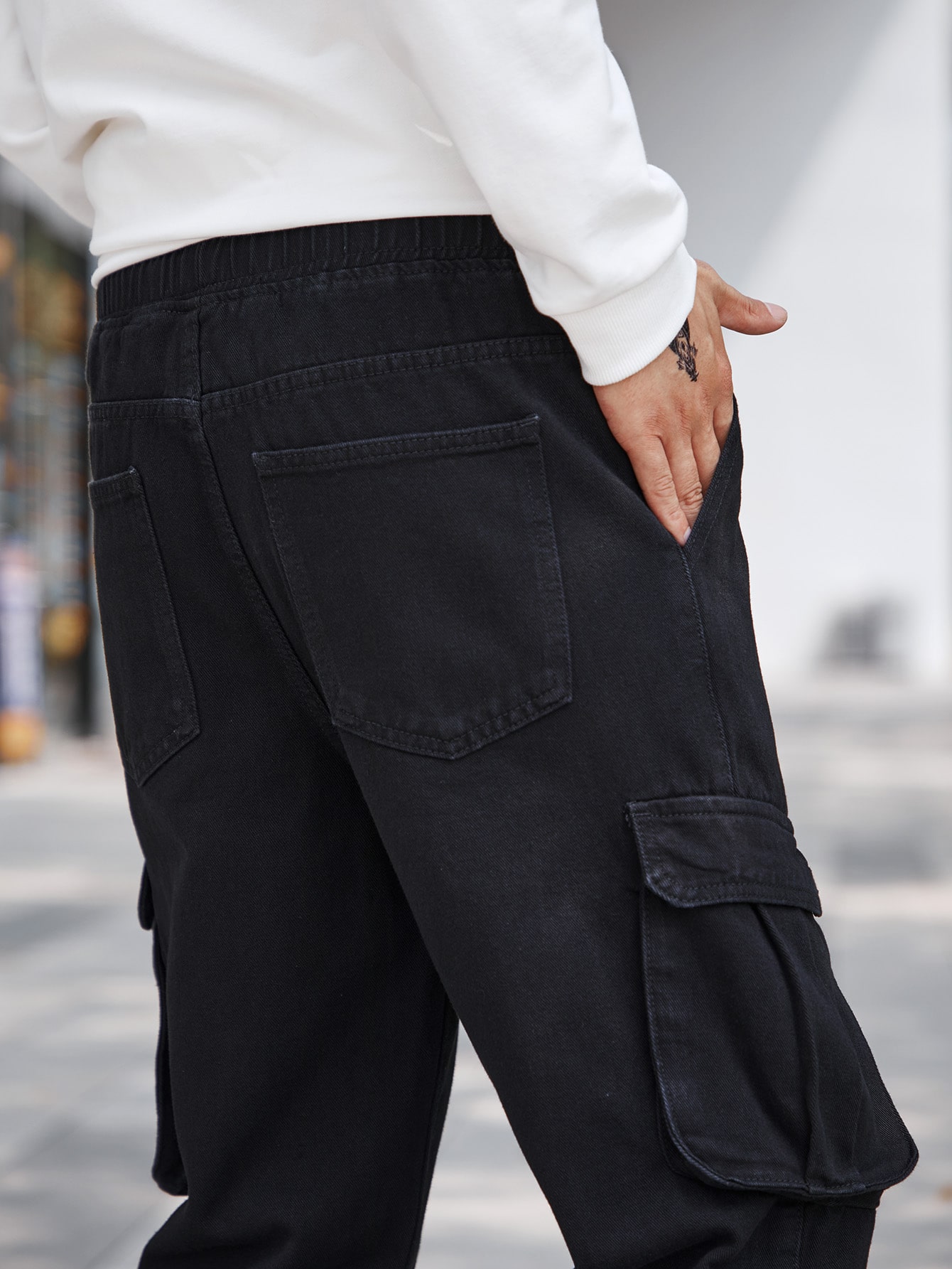 Guys Flap Pocket Drawstring Waist Cargo Jeans