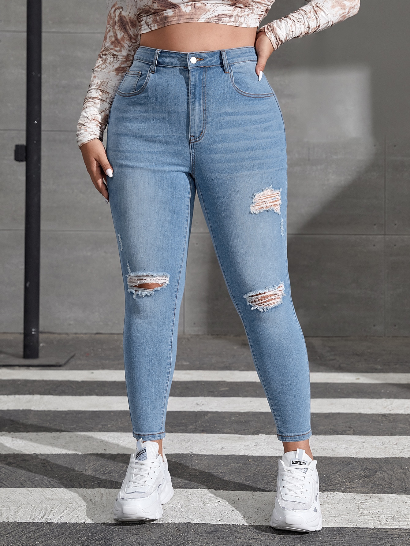 Plus Bleach Wash Ripped Frayed Skinny Jeans