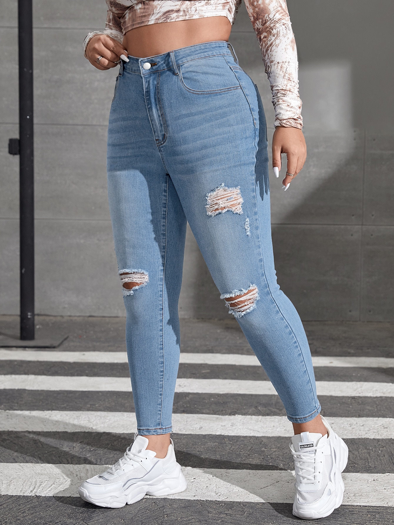 Plus Bleach Wash Ripped Frayed Skinny Jeans