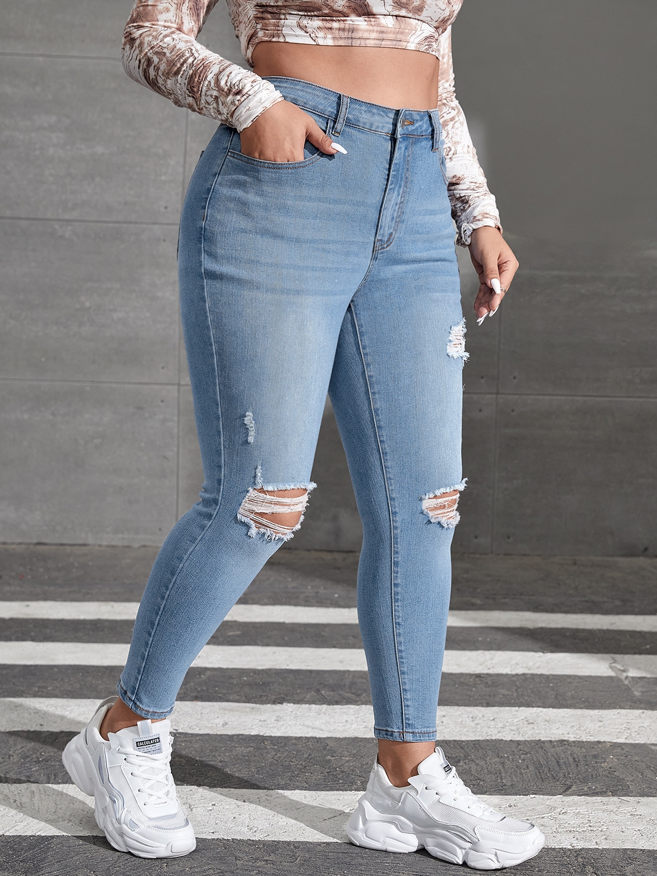 Plus Bleach Wash Ripped Frayed Skinny Jeans