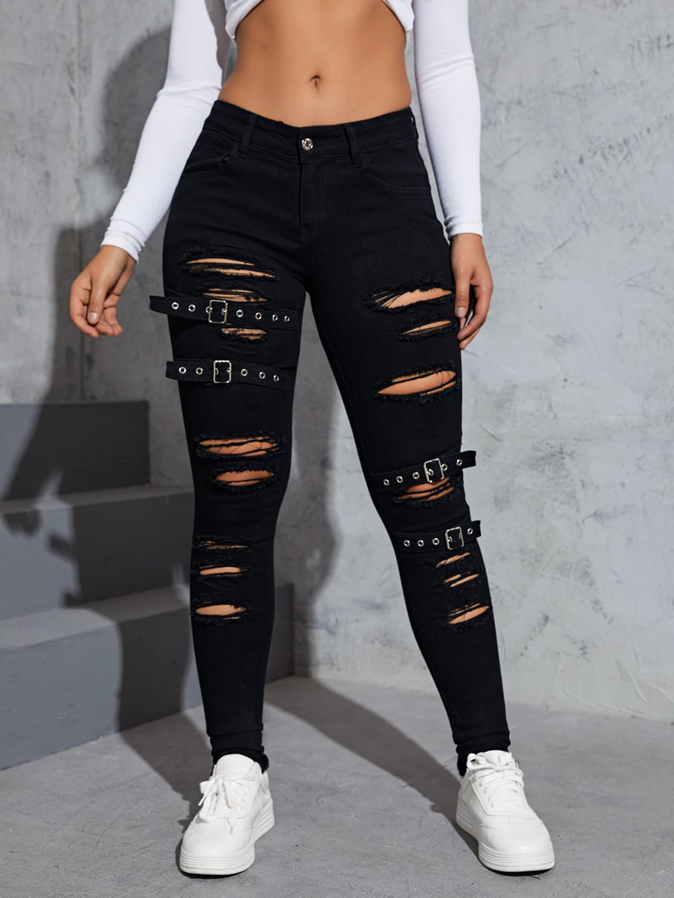 Grommet Buckle Detail Ripped Skinny Jeans