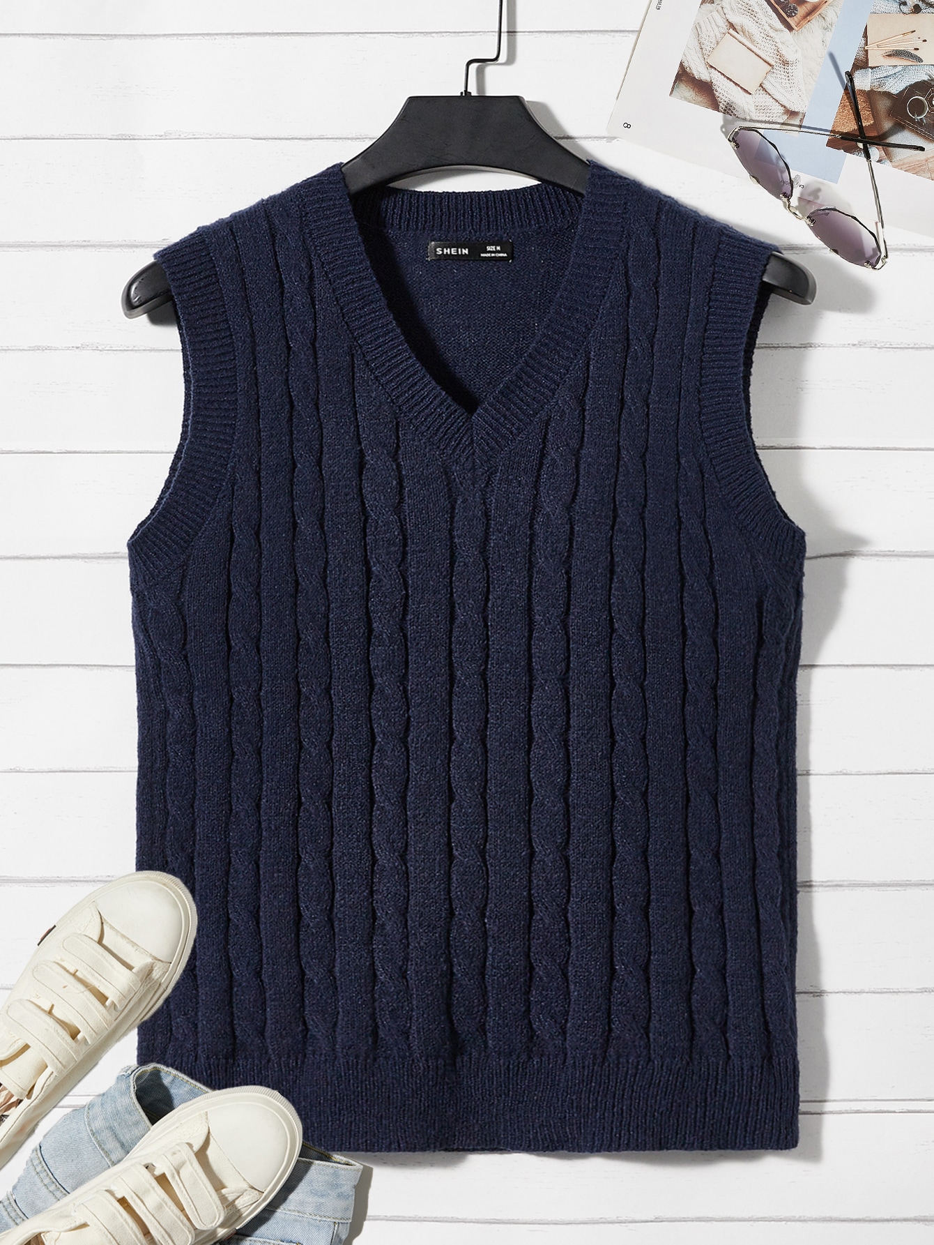 Guys Cable Knit Sweater Vest
