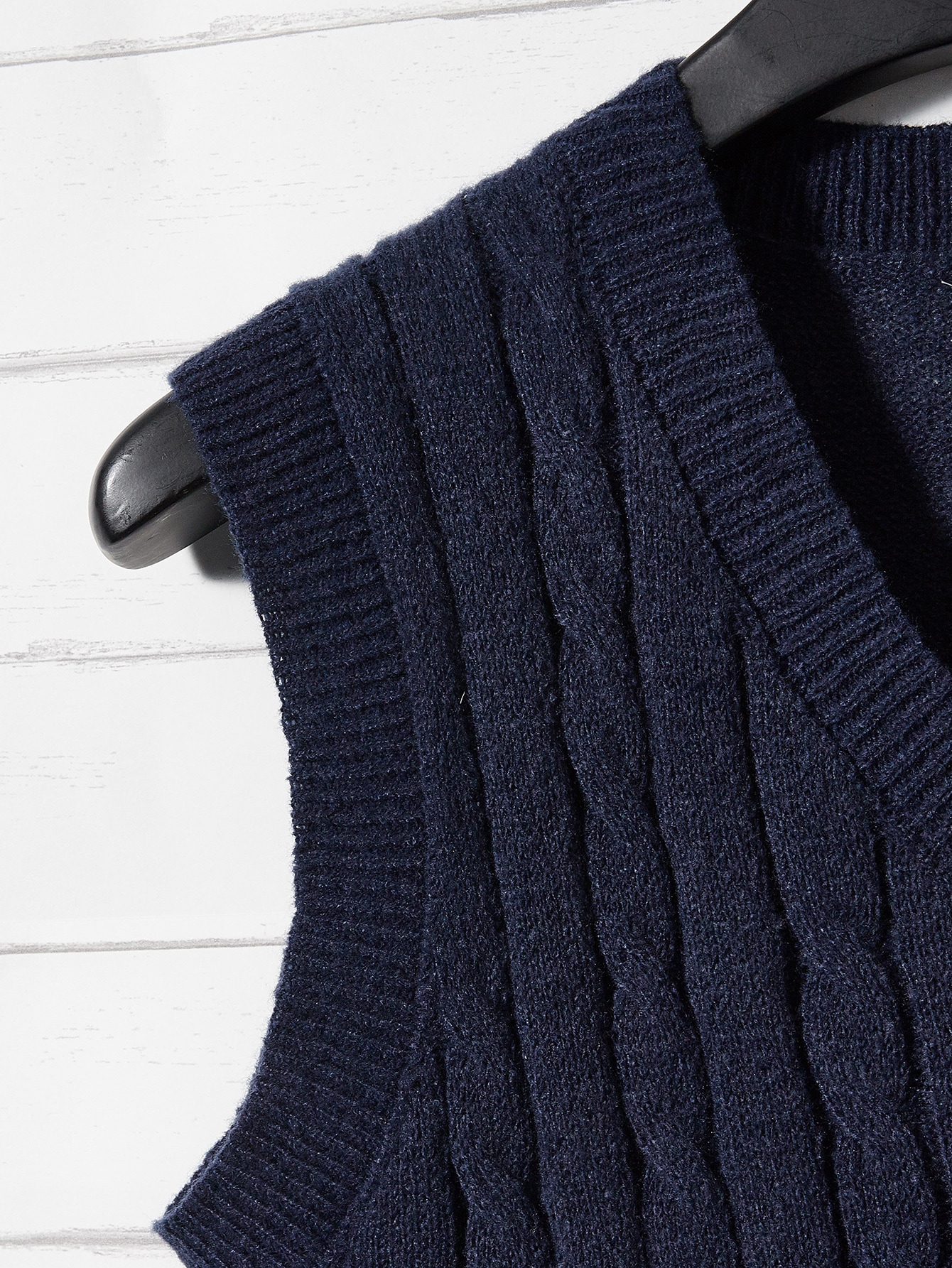 Guys Cable Knit Sweater Vest