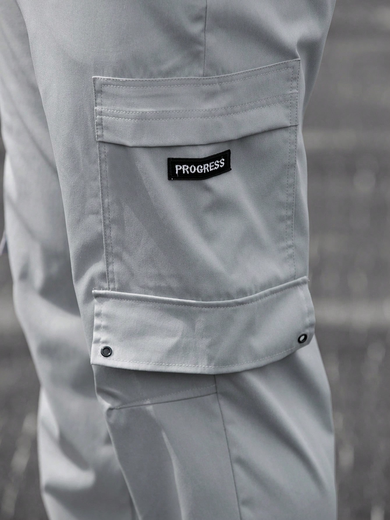 Guys Letter Patched Detail Flap Pocket Side Drawstring Waist Cargo Pants