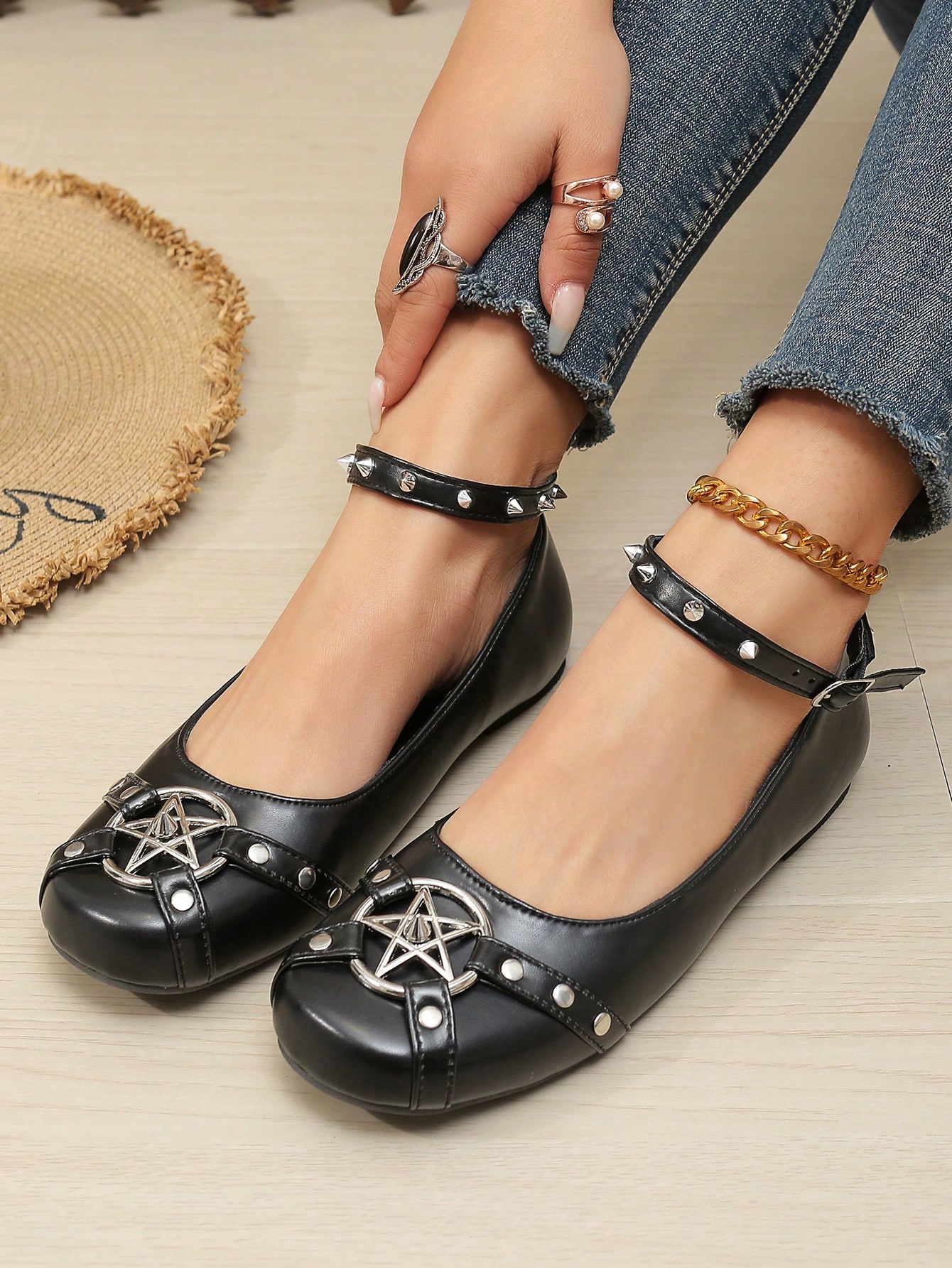 Goth New Arrival Women's Round Toe Casual Flat Shoes With Dark Star & Stud Decoration Fall New Year Holiday Valentines