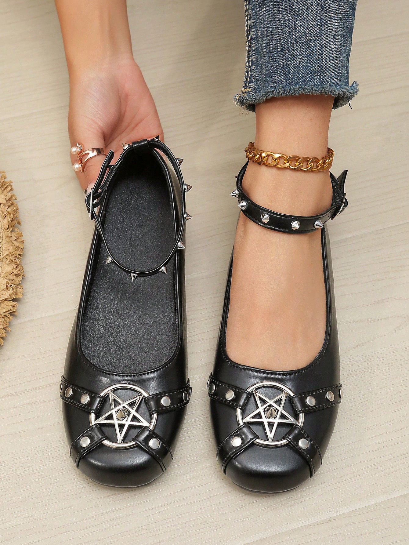 Goth New Arrival Women's Round Toe Casual Flat Shoes With Dark Star & Stud Decoration Fall New Year Holiday Valentines