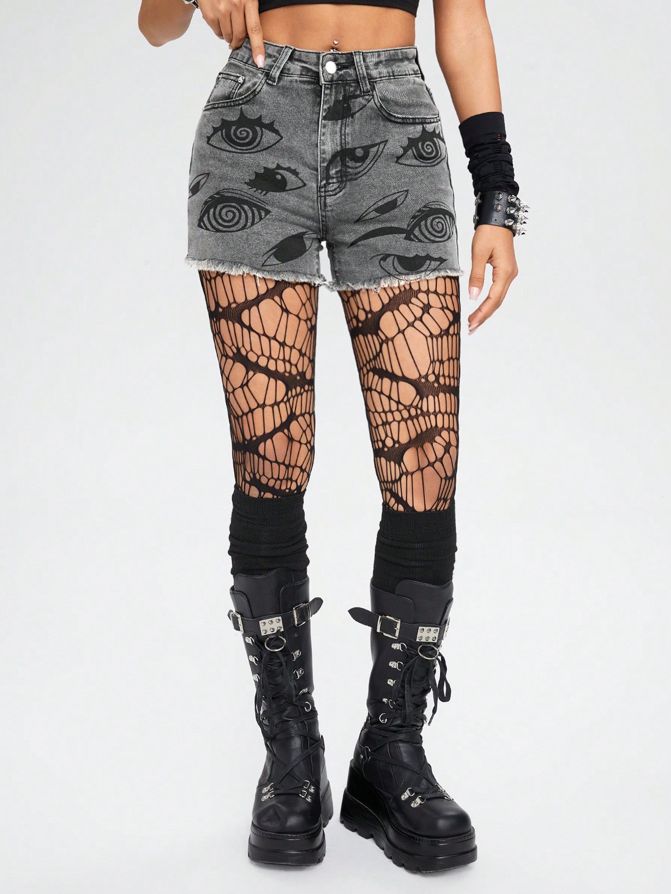 Grunge Punk Women's Eye Print Frayed Hem Denim Shorts