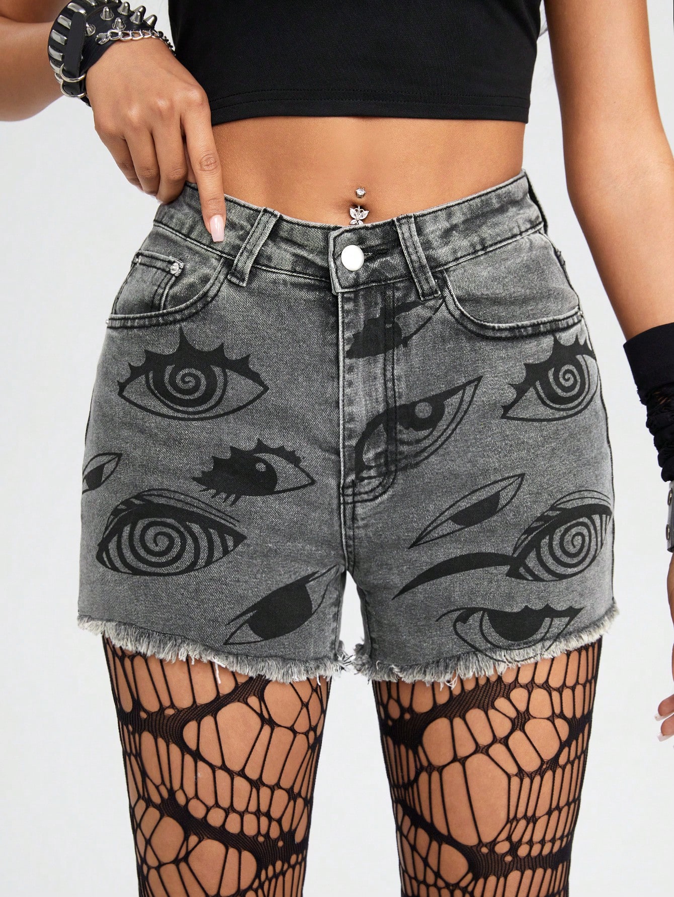 Grunge Punk Women's Eye Print Frayed Hem Denim Shorts