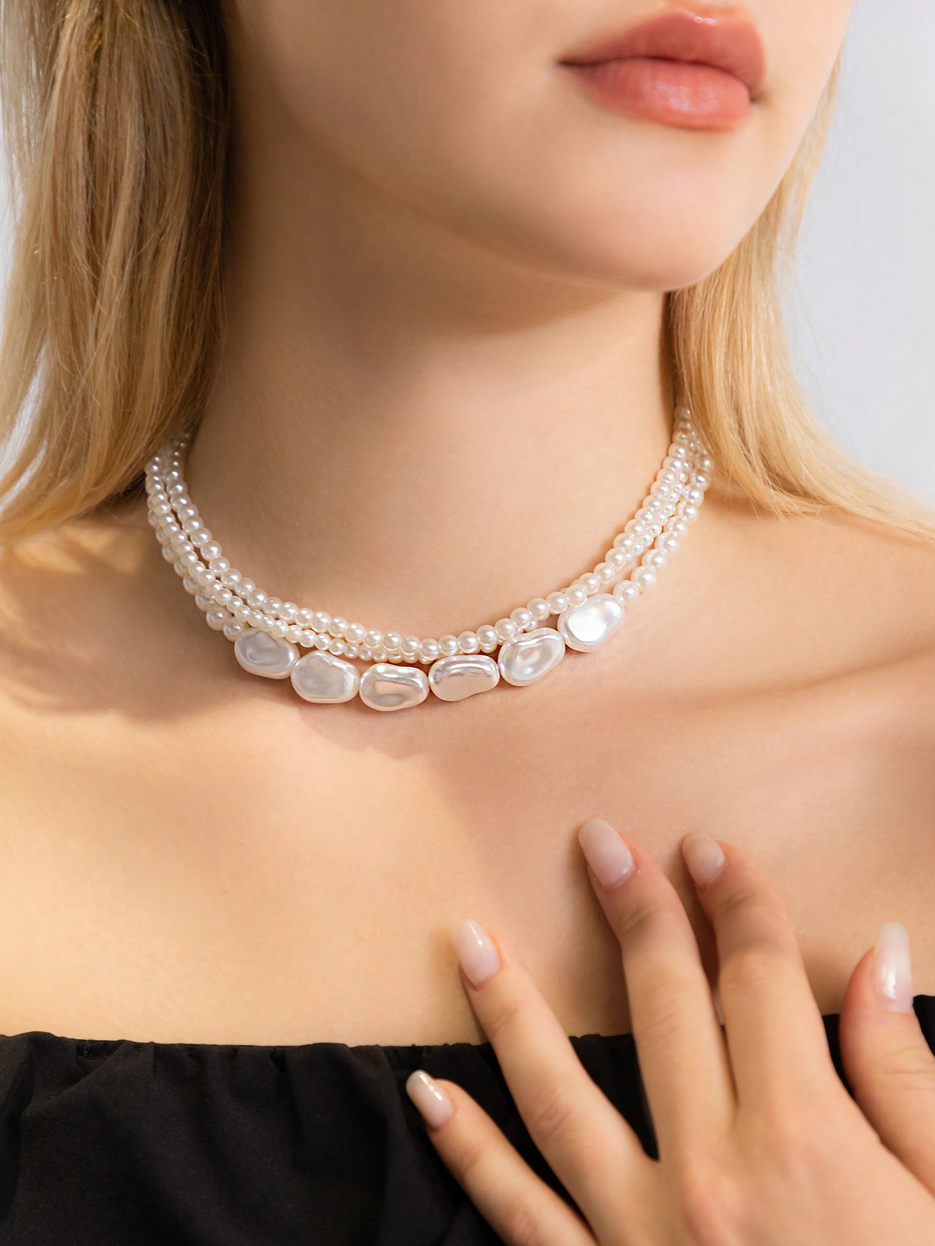 Fairycore 1pc Fashionable Minimalist Multi-Layer Asymmetrical Pearl Chain Necklace