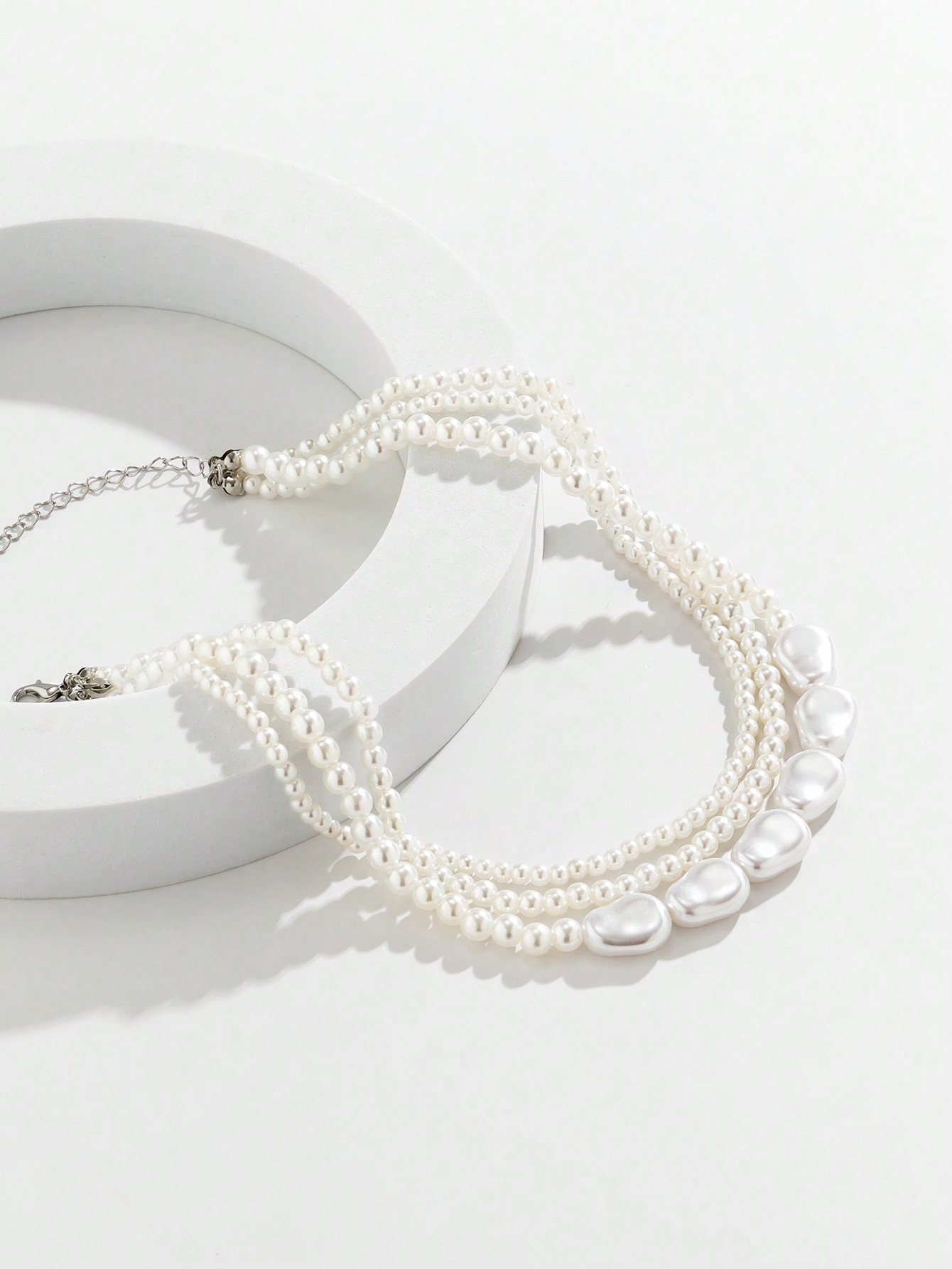 Fairycore 1pc Fashionable Minimalist Multi-Layer Asymmetrical Pearl Chain Necklace