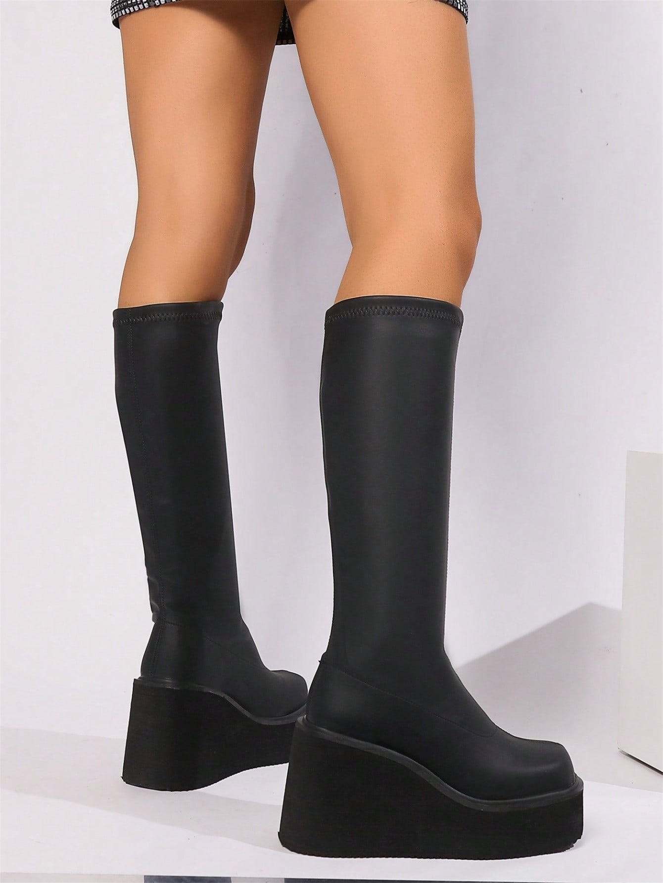 Goth Ladies' Solid Color Minimalist Knee-High Boots For Daily Wear