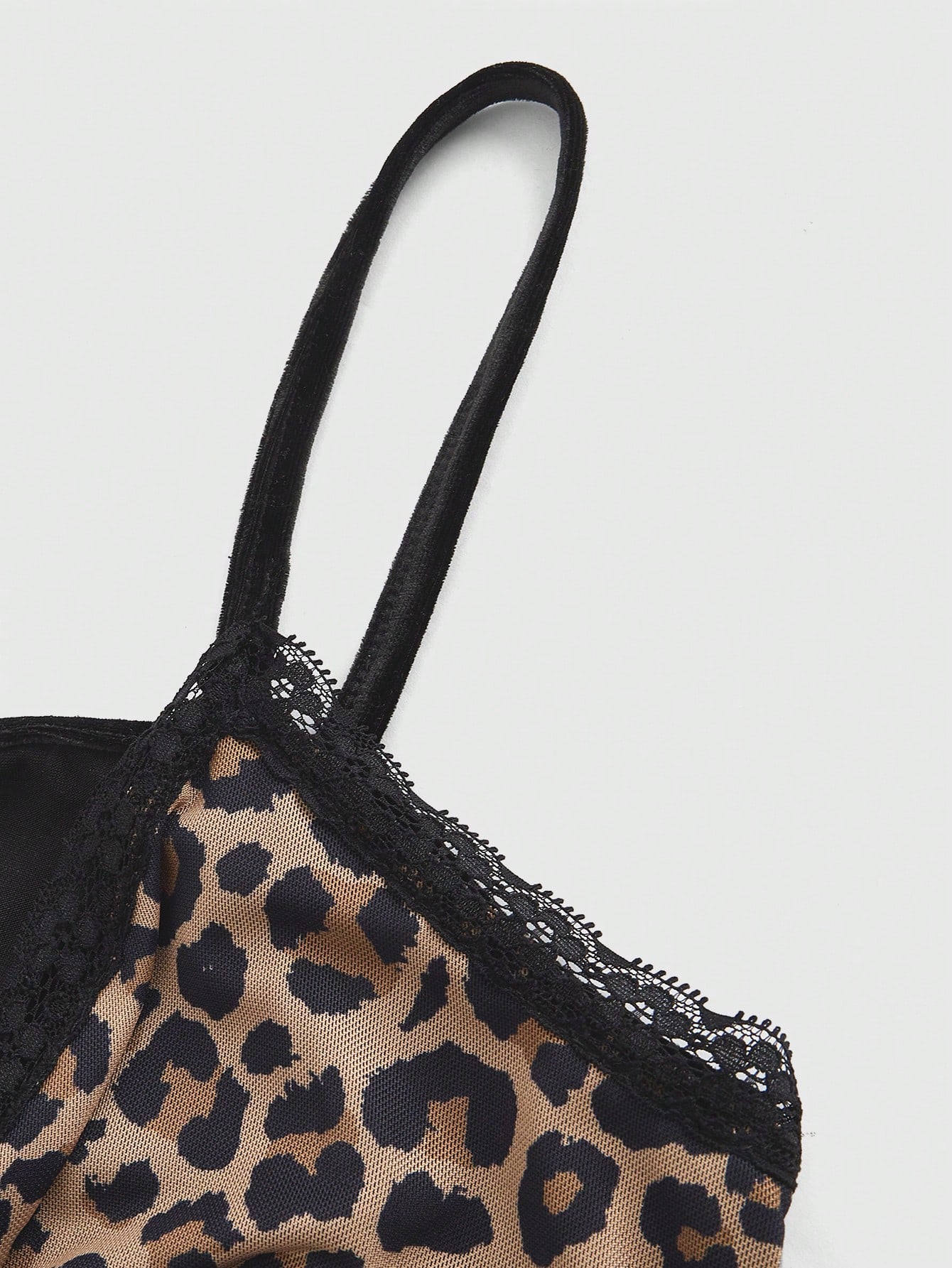 J-Fashion Women's Leopard Printed Sleeveless Top With Bow Decoration, Simple Dailywear