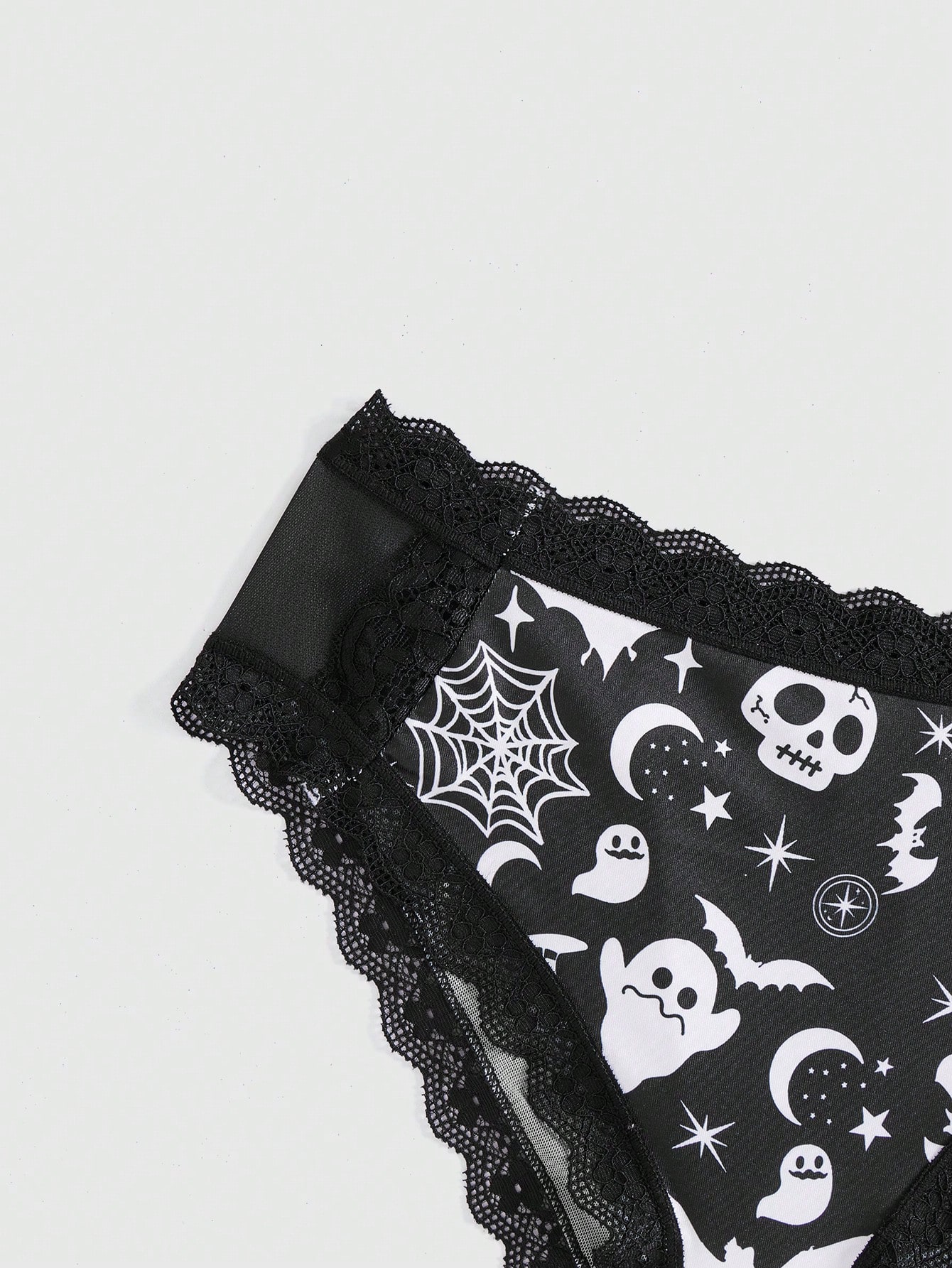 3pcs/Pack Dark Halloween Pumpkin Skull Spider Web Ghost Bat Allover Print Lace Patchwork Contrasting Color Thong Panties