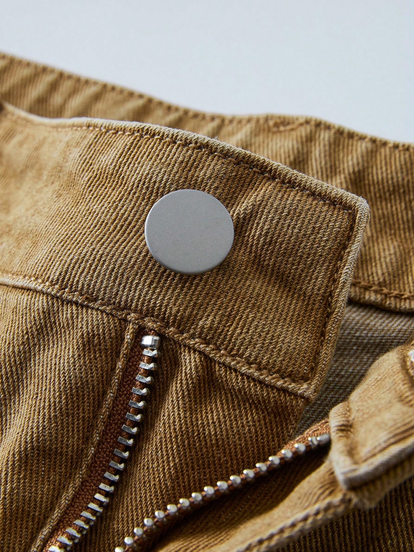 Street Life Men's Front Button Pockets Raw Edge Simple Casual Denim Shorts