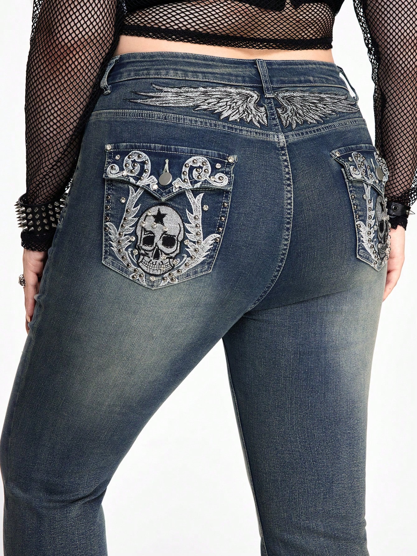 Grunge Punk Plus Size Women's Wings & Skull Embroidered Rhinestones Decor Flare Jeans, Punk Style