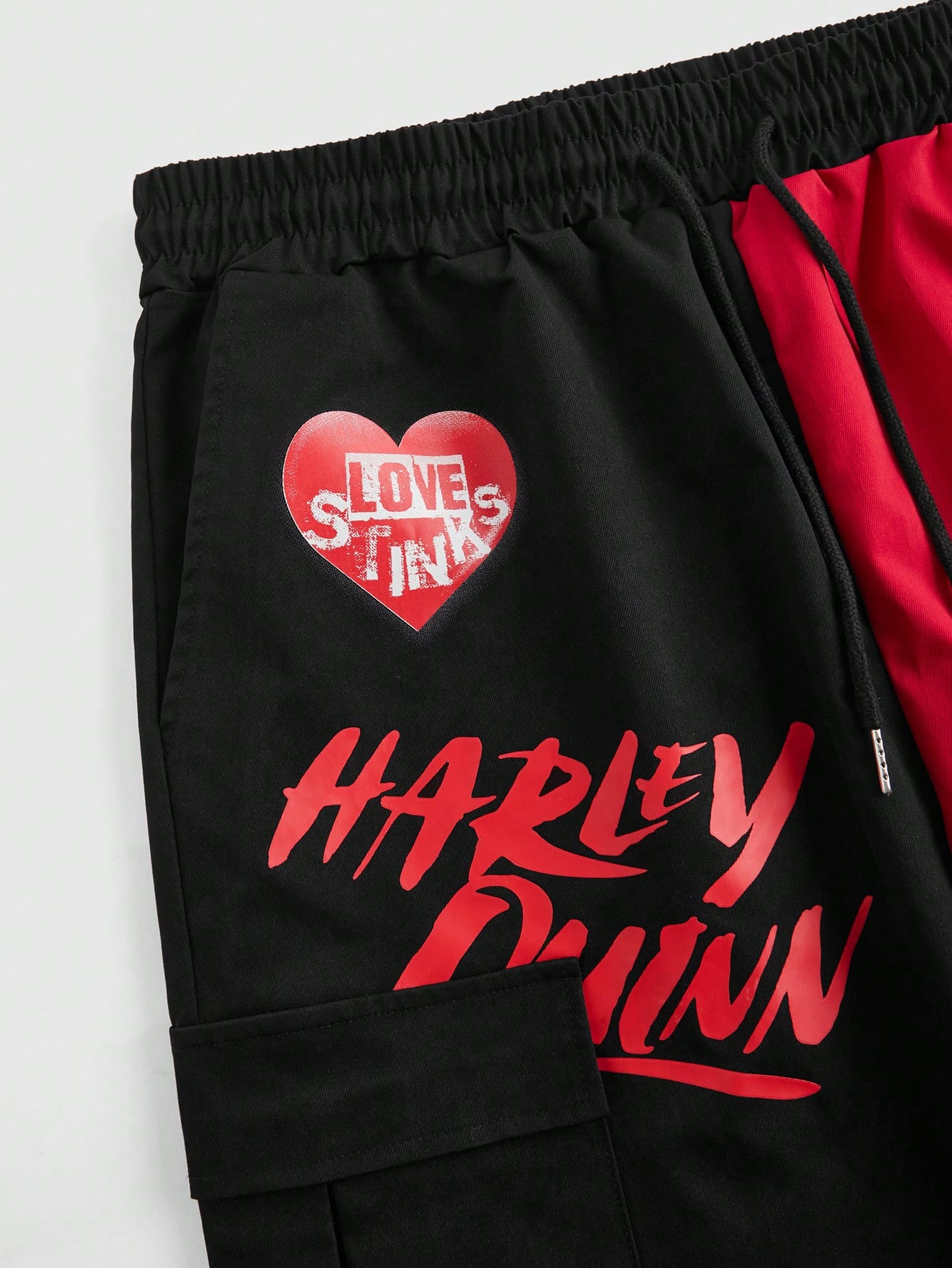 Harley Quinn | ROMWE Men's Casual Letter Print Two-Tone Drawstring Waist Slant Pocket Baggy Cargo Black And Red Pants