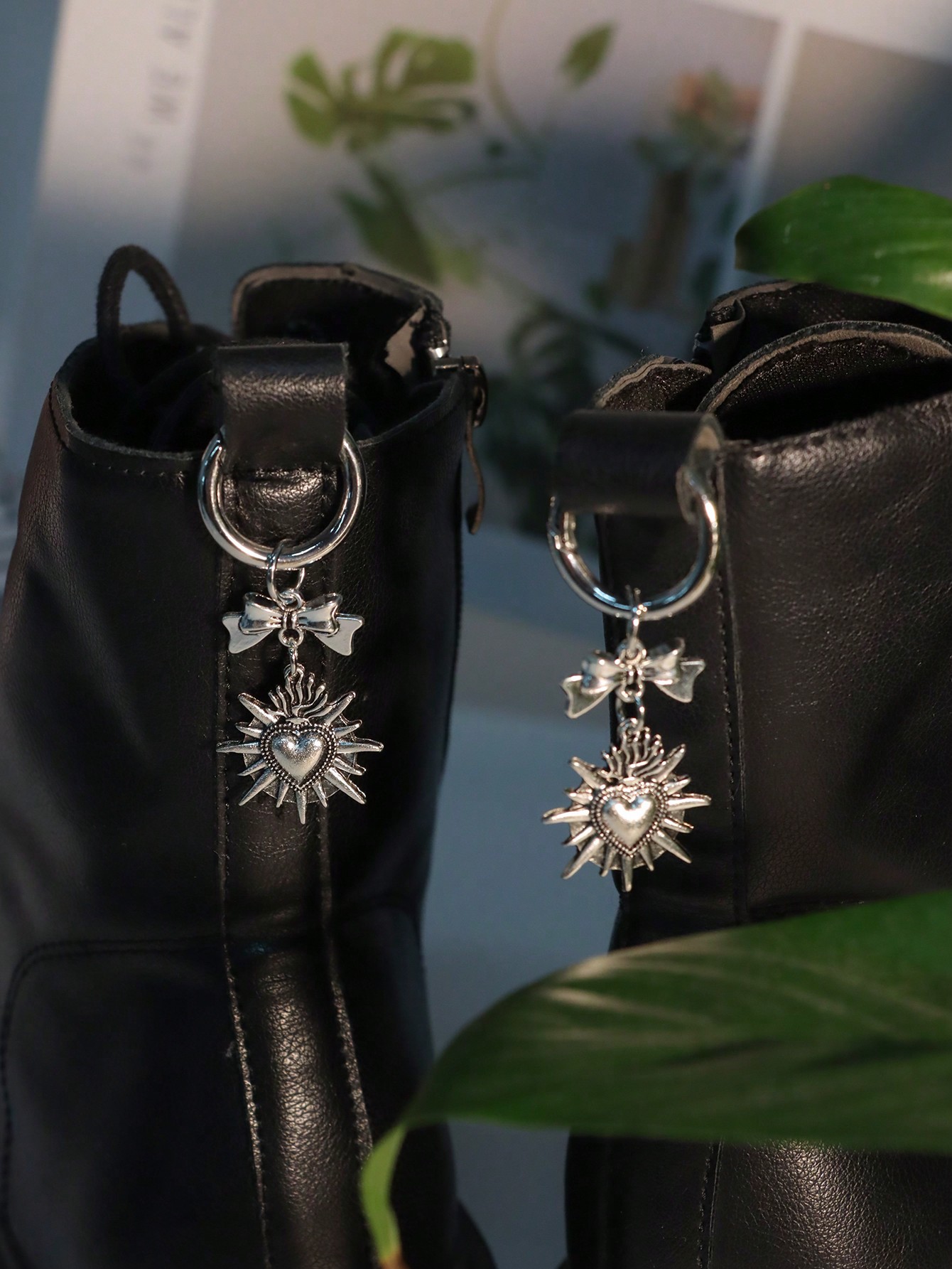 Goth 2pcs Gothic Punk Style Silver Bowknot, Thorn & Heart Detachable Shoe Clips, Suitable For Daily, Halloween & Festival Wear Fall