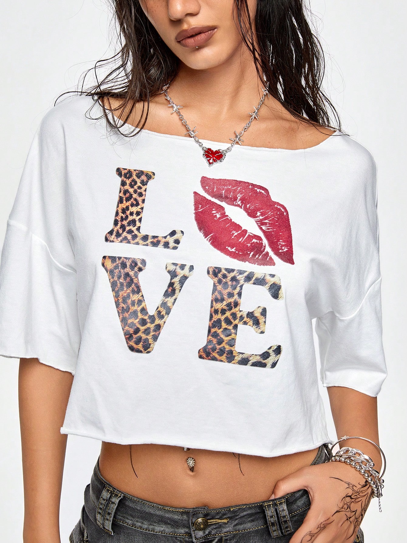 J-Fashion Women's Y2K Asymmetrical Neck "I LOVE LEOPARD" Oversized T-Shirt