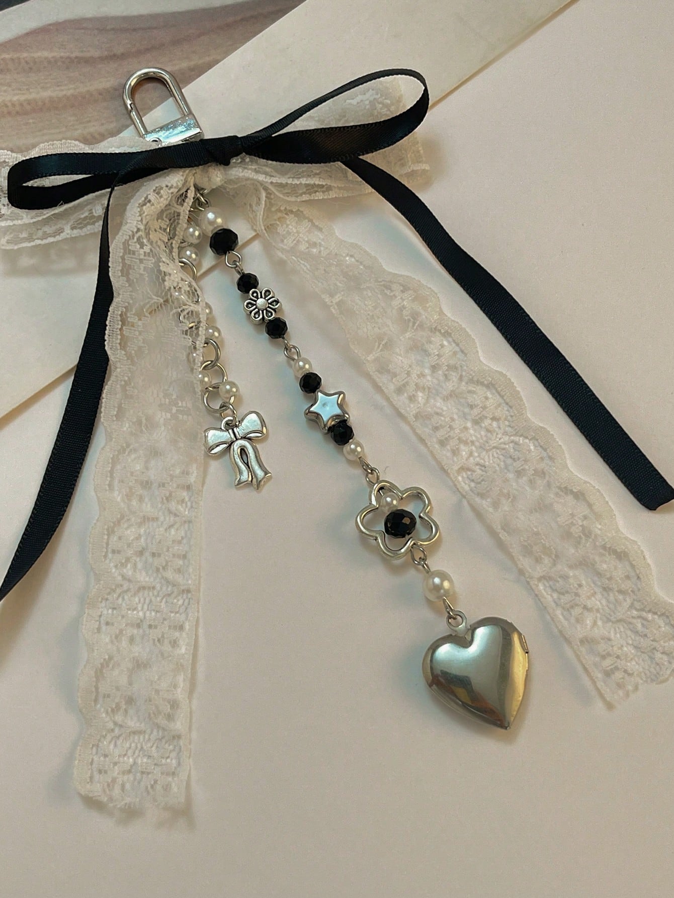Kawaii 2pcs Y2K Style Cute Heart Tassel Lace Bow Keychain/Bag Charm, Friend's Gift, Valentine's Day Present Valentines