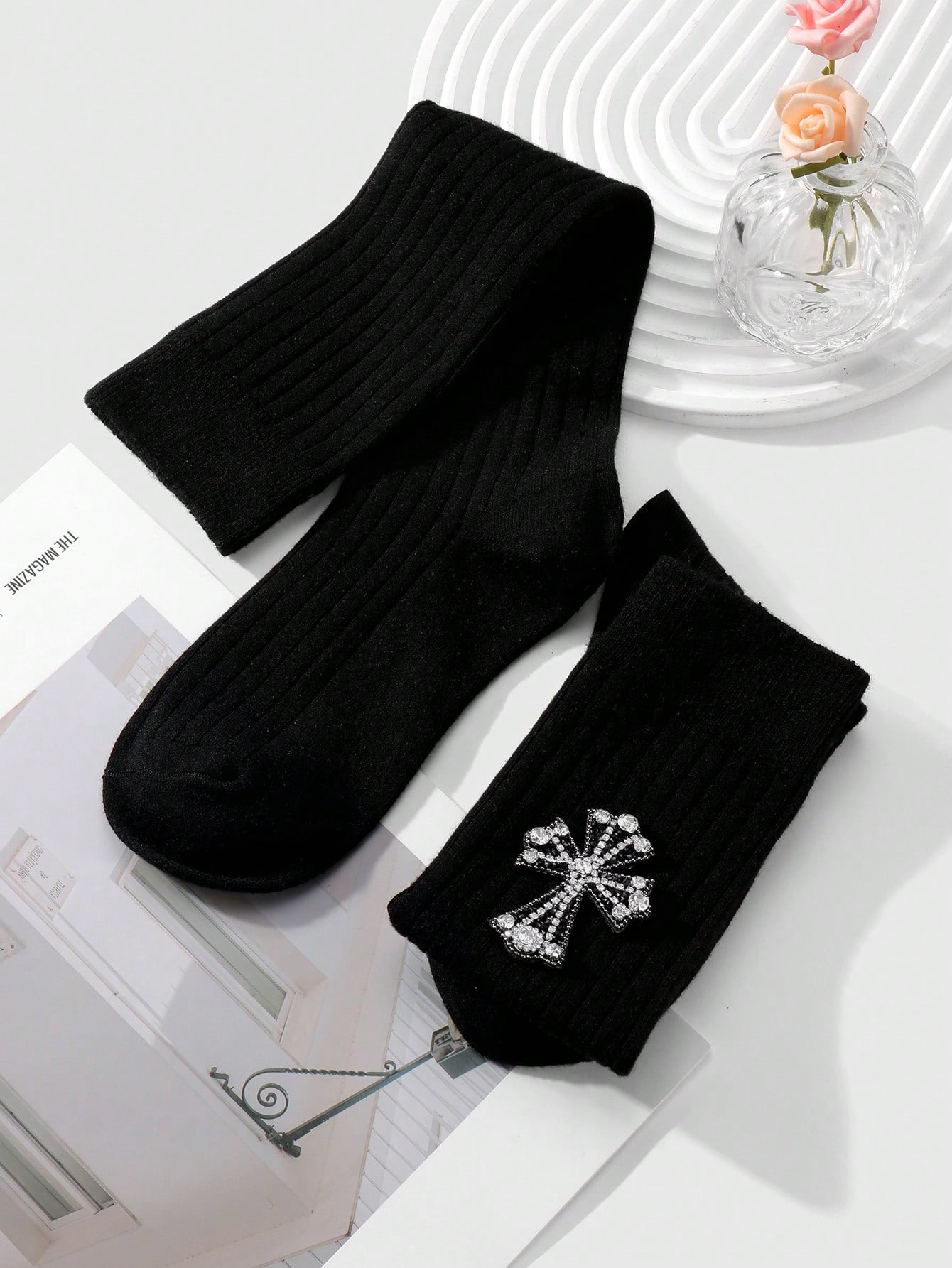 Goth 1 Pair Y2K Stylish Retro Goth Fashion Soft Warm Black Striped Rhinestone Cross Decor Over-The-Knee Socks, Suitable For Girls/Women Daily Outfit, Comes With Gift Box