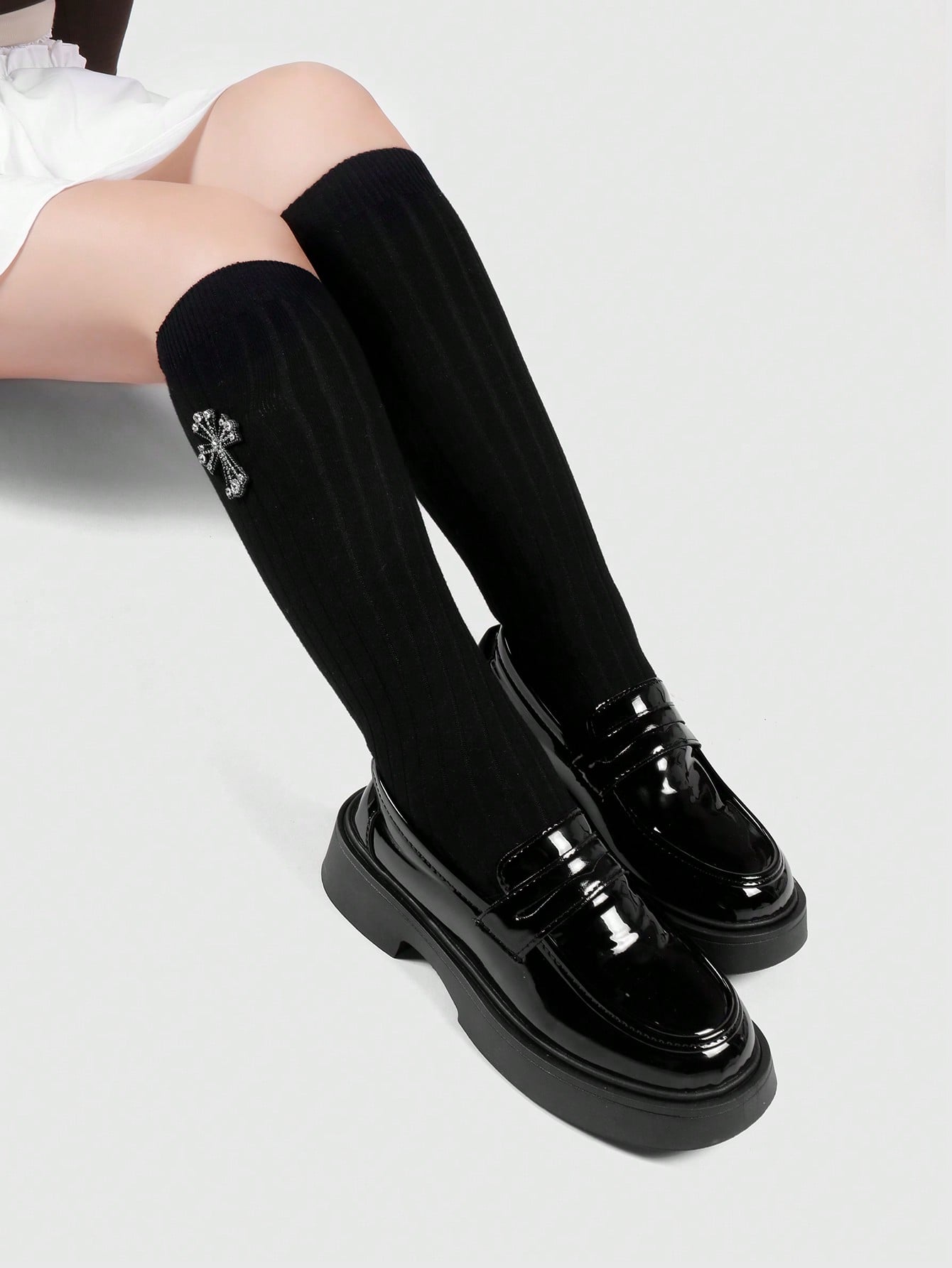 Goth 1 Pair Y2K Stylish Retro Goth Fashion Soft Warm Black Striped Rhinestone Cross Decor Over-The-Knee Socks, Suitable For Girls/Women Daily Outfit, Comes With Gift Box