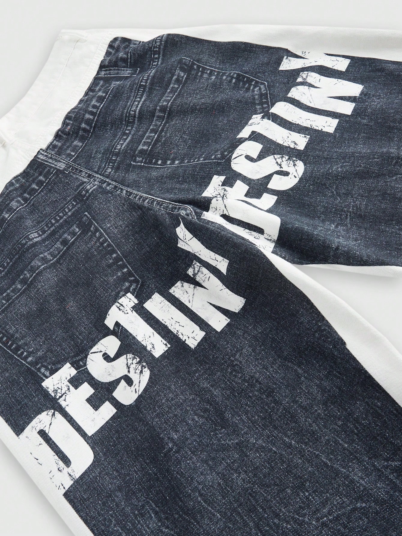 Street Life Men Straight Loose Fit Casual Jeans With Pocket & Skull Print