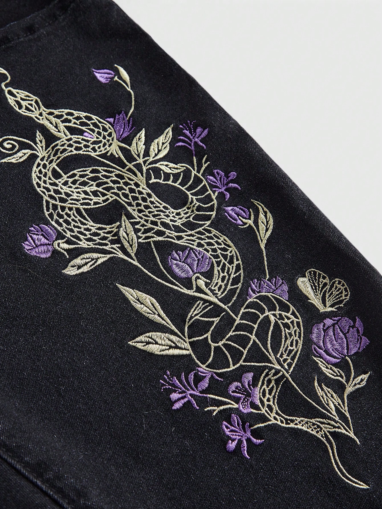 Fairycore Women's Fairycore Snake & Vine Embroidered Distressed Black Denim Jeans