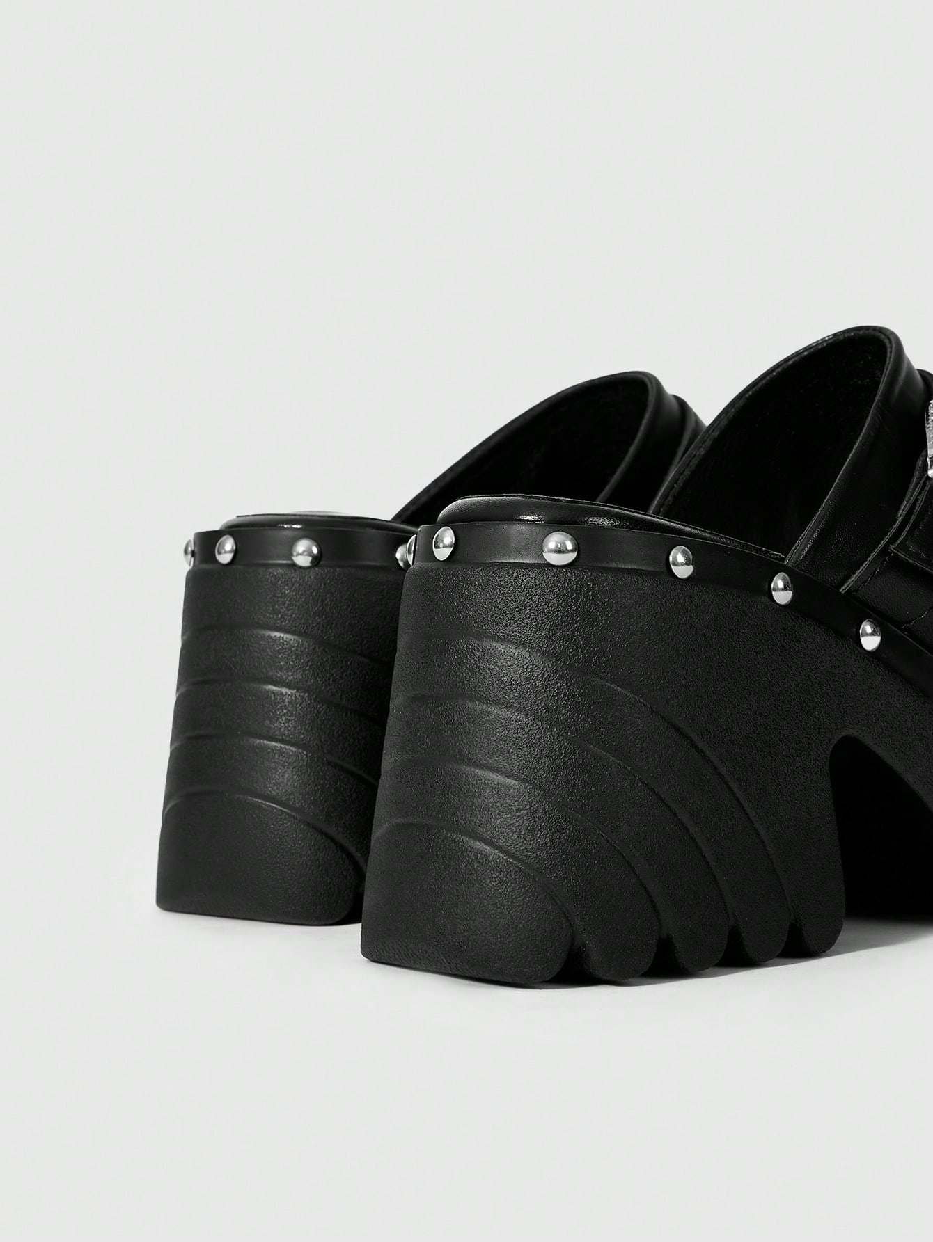 Grunge Punk Women Gothic Style Mule Sandals With Closed Toe, Chunky Heel, Ankle Strap, And Closed Toe, Suitable For Outdoor Wear