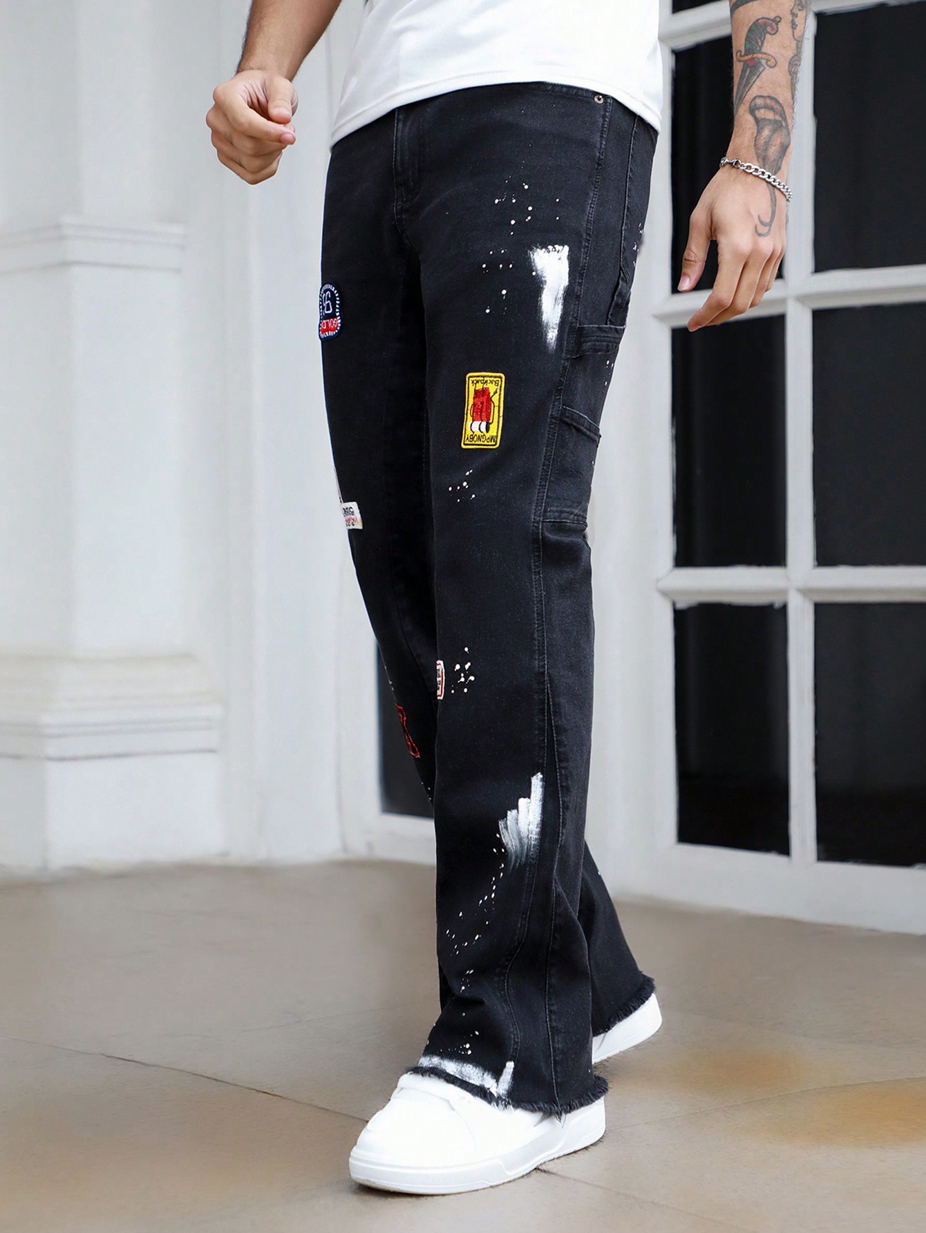 Street Life Men's Embroidered Distressed Black Denim Jeans